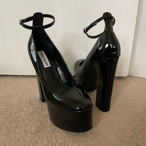 Steve Madden Skyrise Platform Pumps